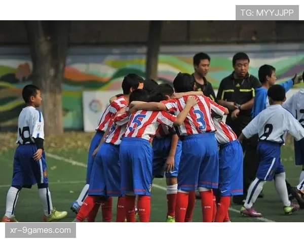 西甲俱乐部联合发起“校园足球周”活动，球星走进多地学校