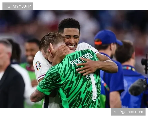 特写：点球决胜前，门将的深呼吸与对手的凝视